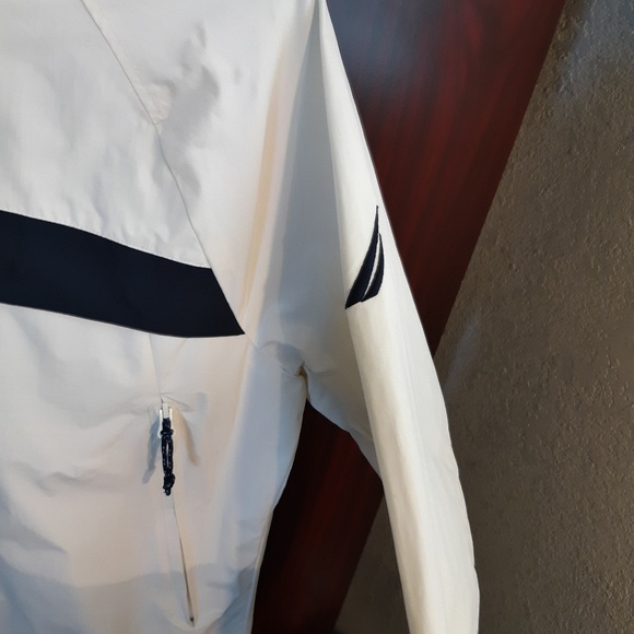 Nautica medium sailing jacket Excellent Condition - Picture 3 of 8
